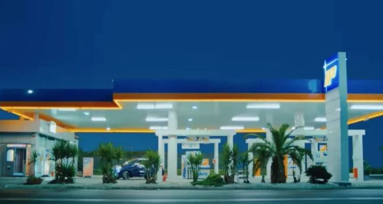 dev akaryakit istasyonu kardes ulkeye satildi binlerce subesi bulunuyor d73J8RHE