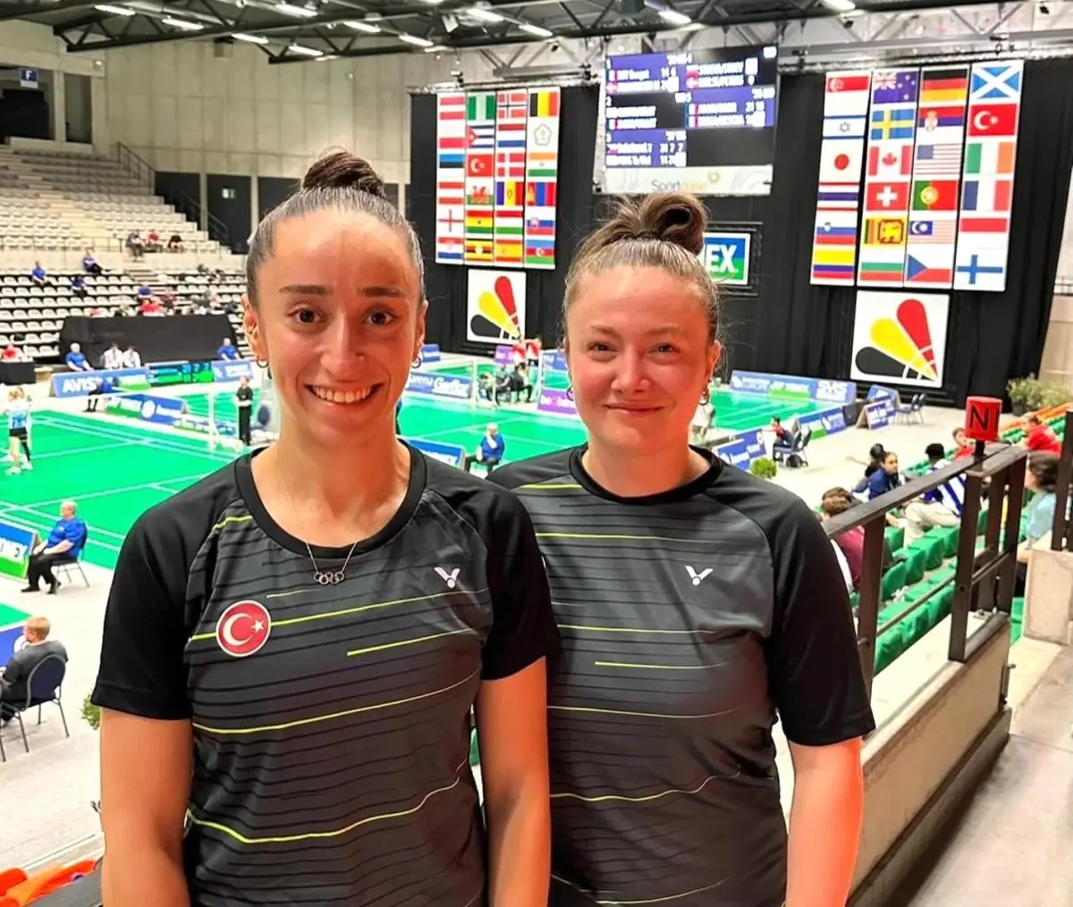 erzincanli kizlardan badmintonda basari 8QxjIADc