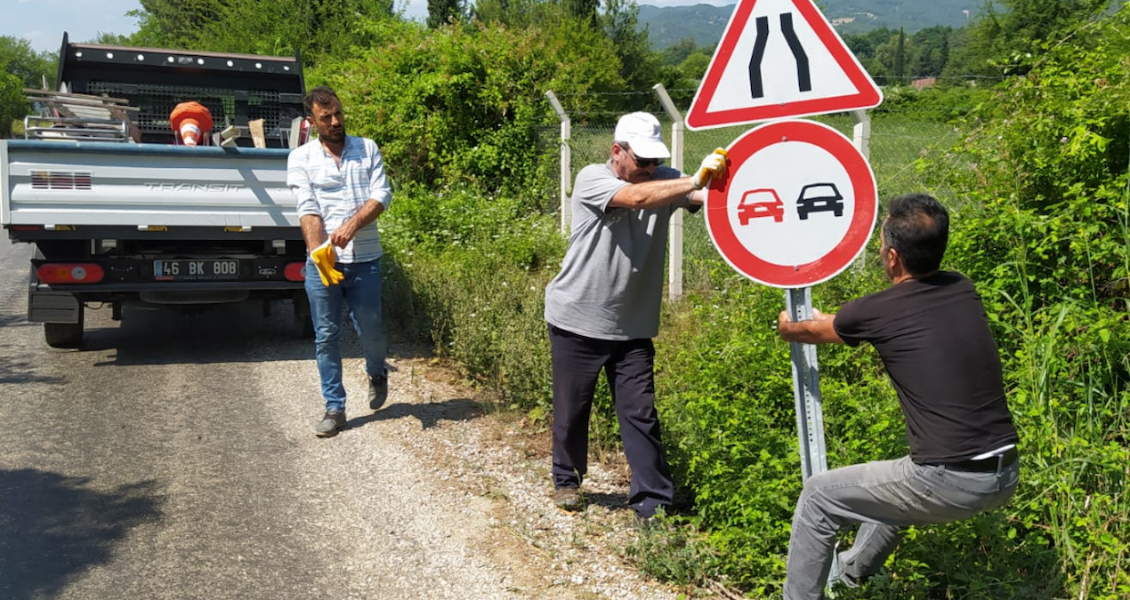 19 bin 46 trafik levhasi apar topar kaldirildi istenedeni LLR9VEdS