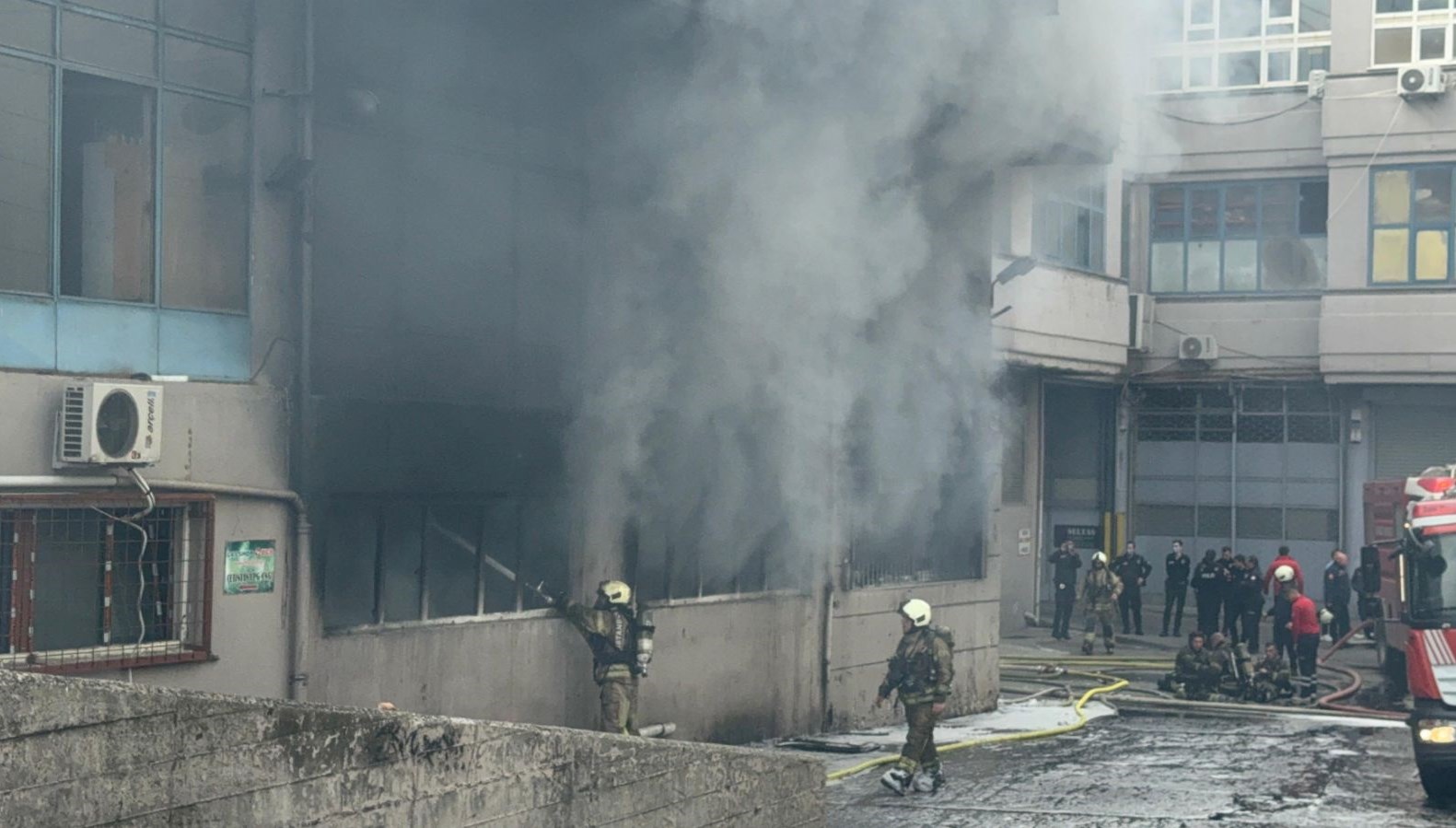 bayrampasada is merkezi yangini 8yYKSsA6