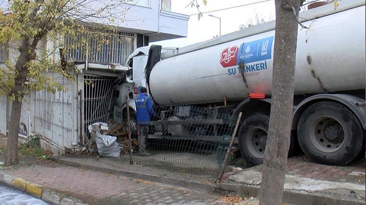 kucukcekmecede faciadan donuldu iski tankeri is yerine girdi UPTYP9Cd.jpg