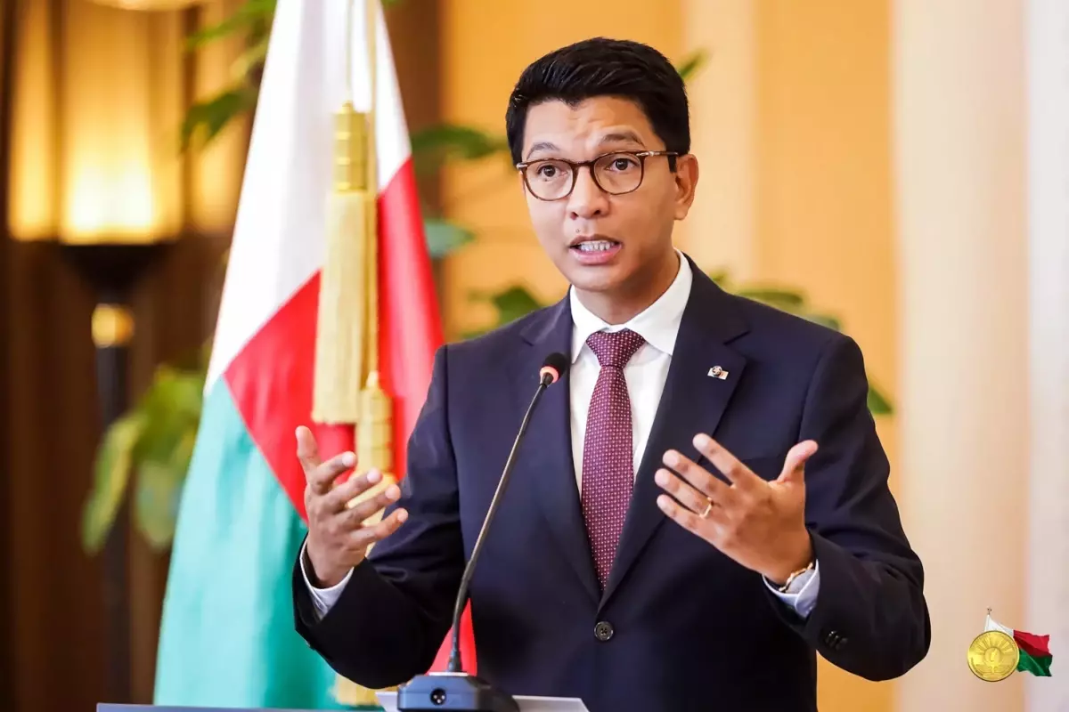 madagaskarda rajoelina vatandasliktan cikarildi XizUKdZS.jpg