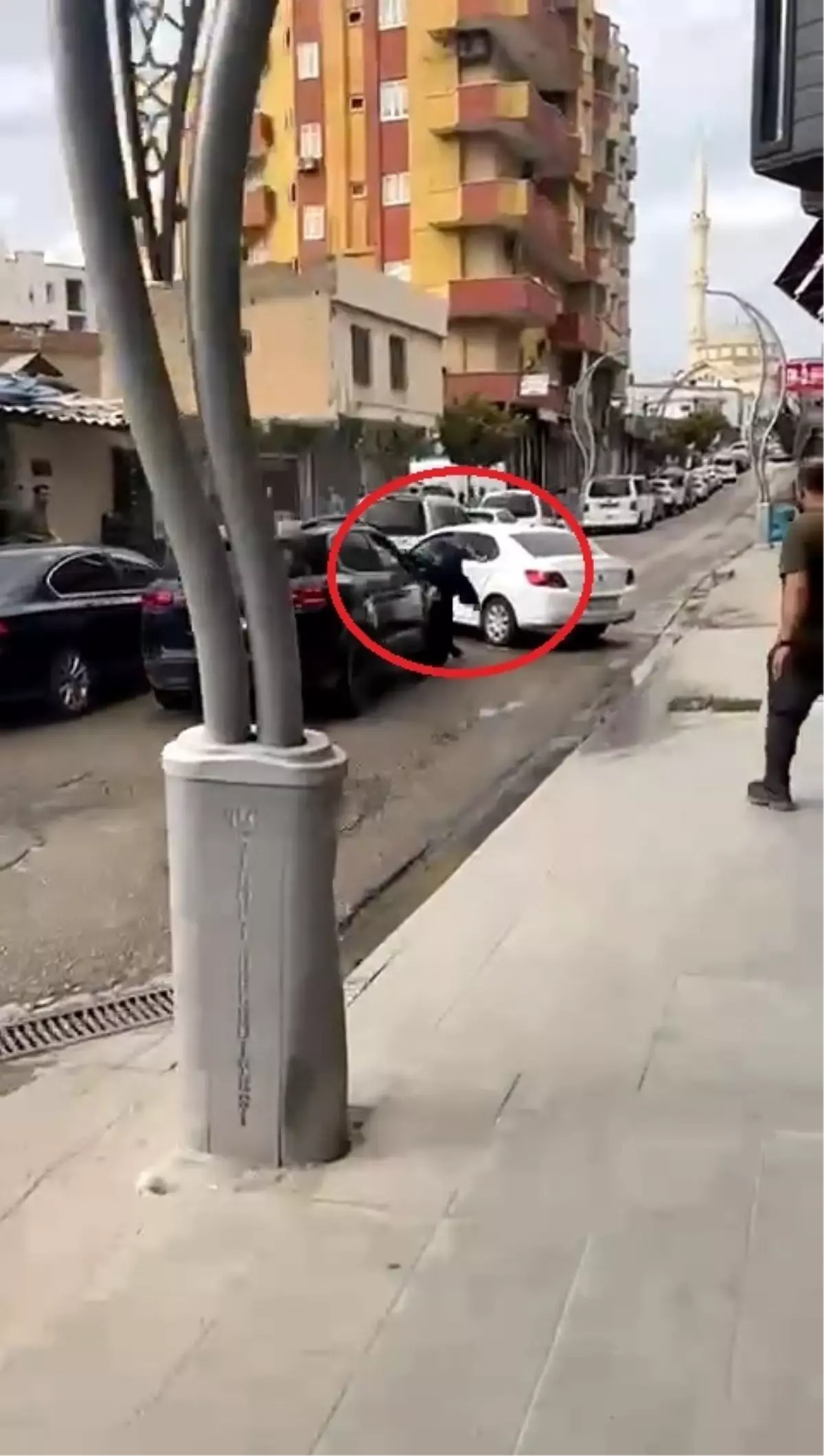 tartisma kanli bitti cip surucusu ayaklarini ezdi dNEZJBL5.jpg