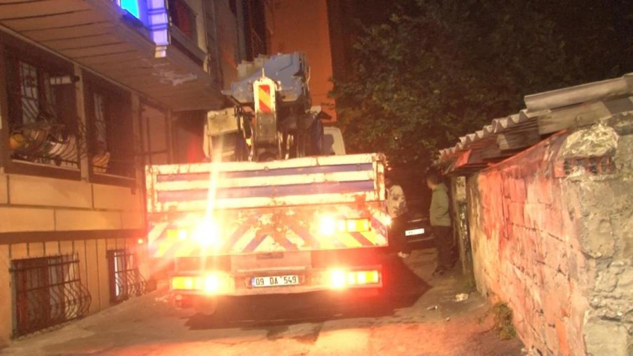 istanbulda korku dolu anlar sokaga dalan vinc dehset sacti 714x4lAK.jpg