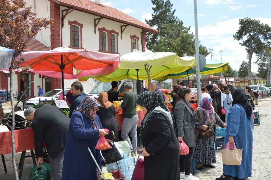 Havza’da Selzedelere Destek İçin Yarı Fiyatla Meyve Sebze Satışı