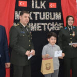ilk-mektuplarini-mehmetcige-yazan-ogrencilere-askerlerden-cevap-geldi-wS6ZOYSr